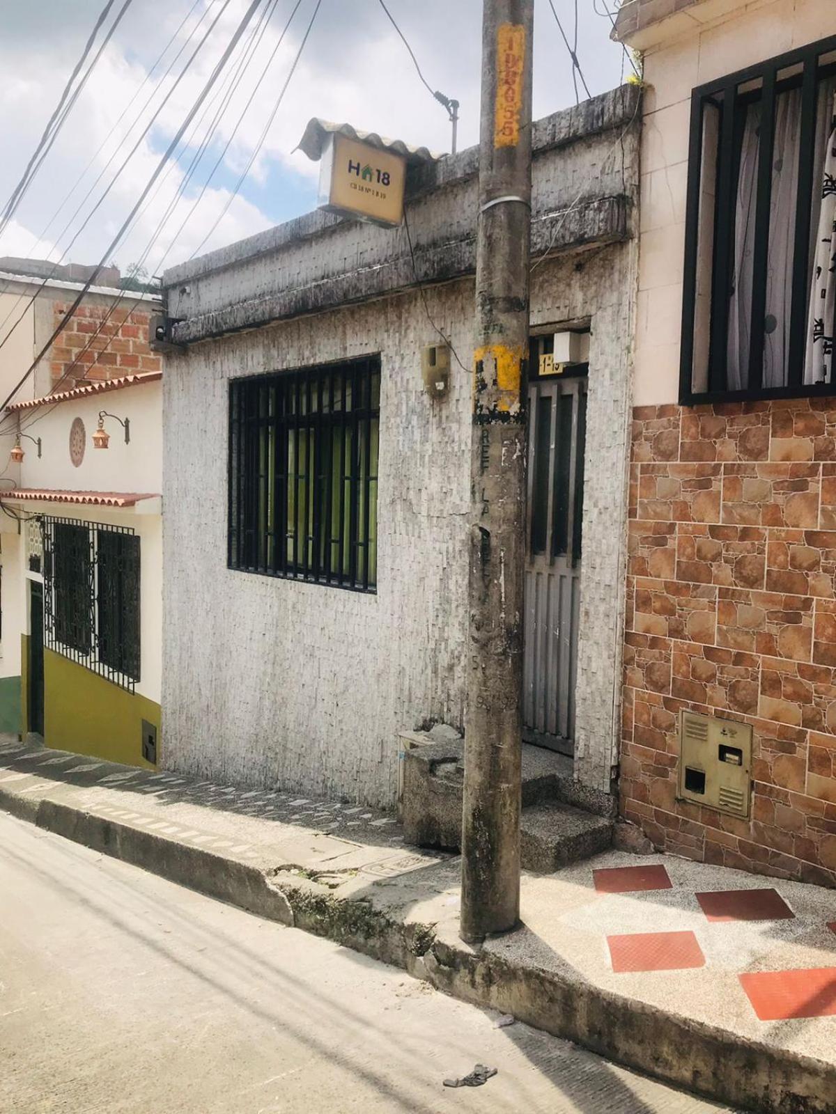Hostal La 18 Pereira Esterno foto