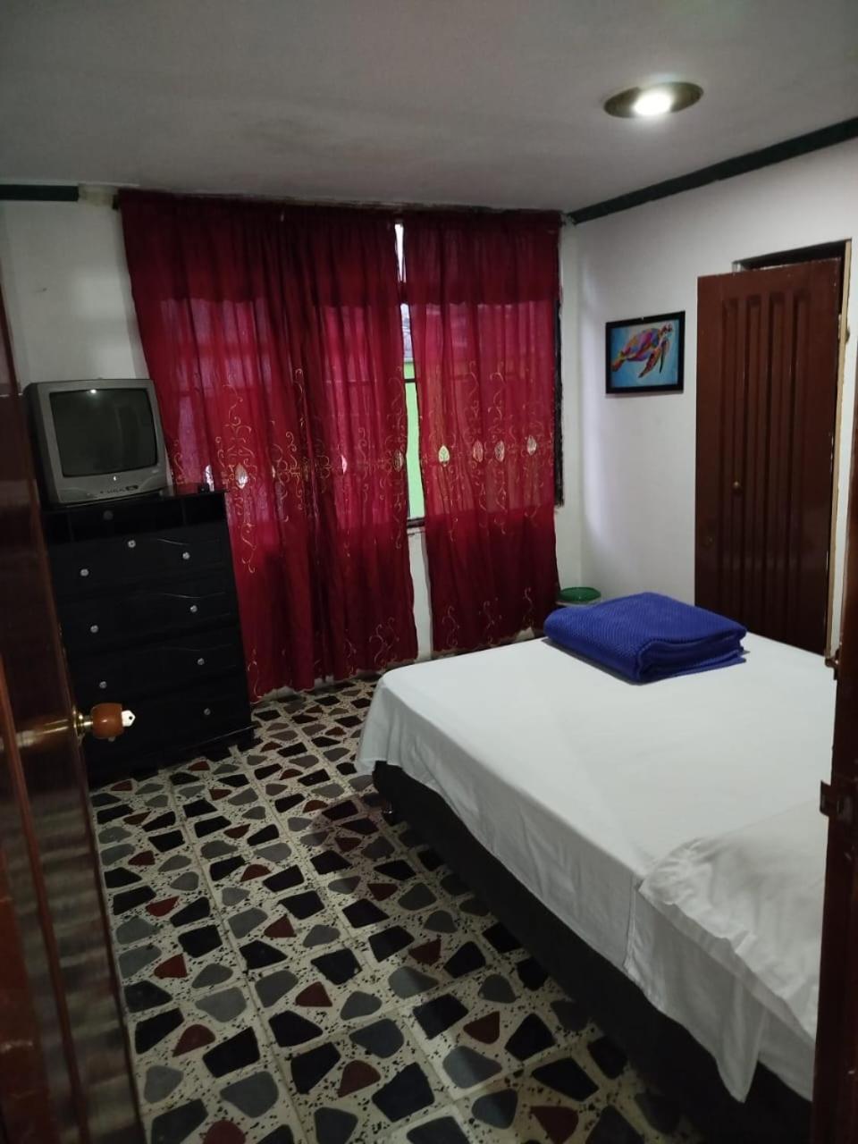 Hostal La 18 Pereira Esterno foto